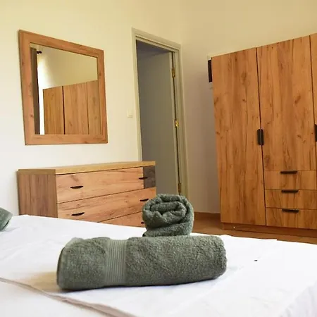 Cozy Center Apartment